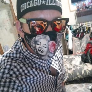 Meet your Posher, Dennis